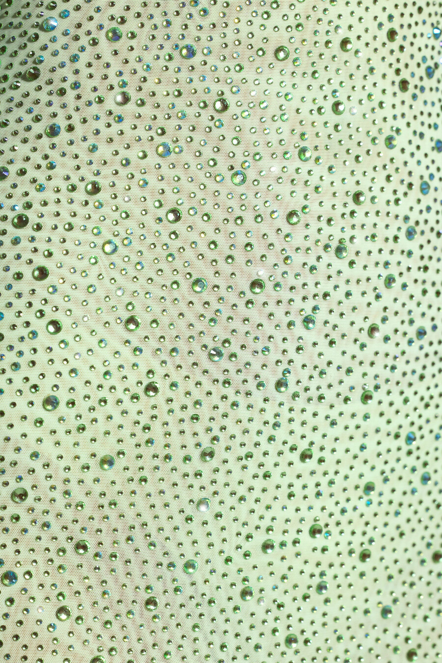 ozdobna dopasowana sukienka mini w kolorze pistacjowym