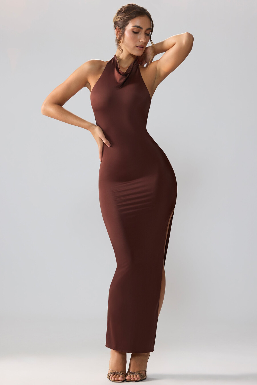 sukienka maxi z dżerseju premium z odkrytymi plecami i dekoltem typu cowl neck w kolorze espresso