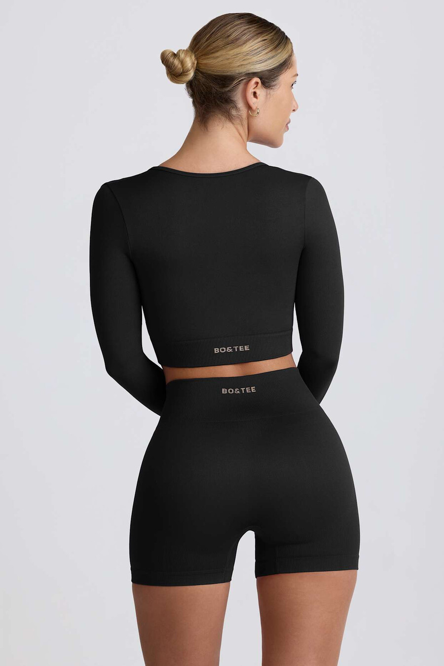 super sculpt seamless crop top z długim rękawem w kolorze czarnym