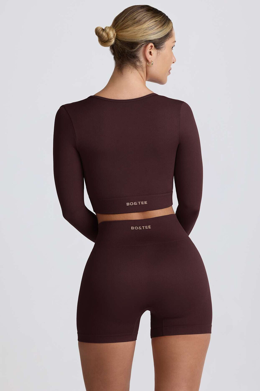 super sculpt seamless crop top z długim rękawem w kolorze czekoladowym